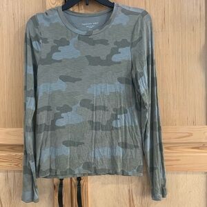 American Eagle Outfitters Olive Camo Soft & Sexy Slub Tee Sz M